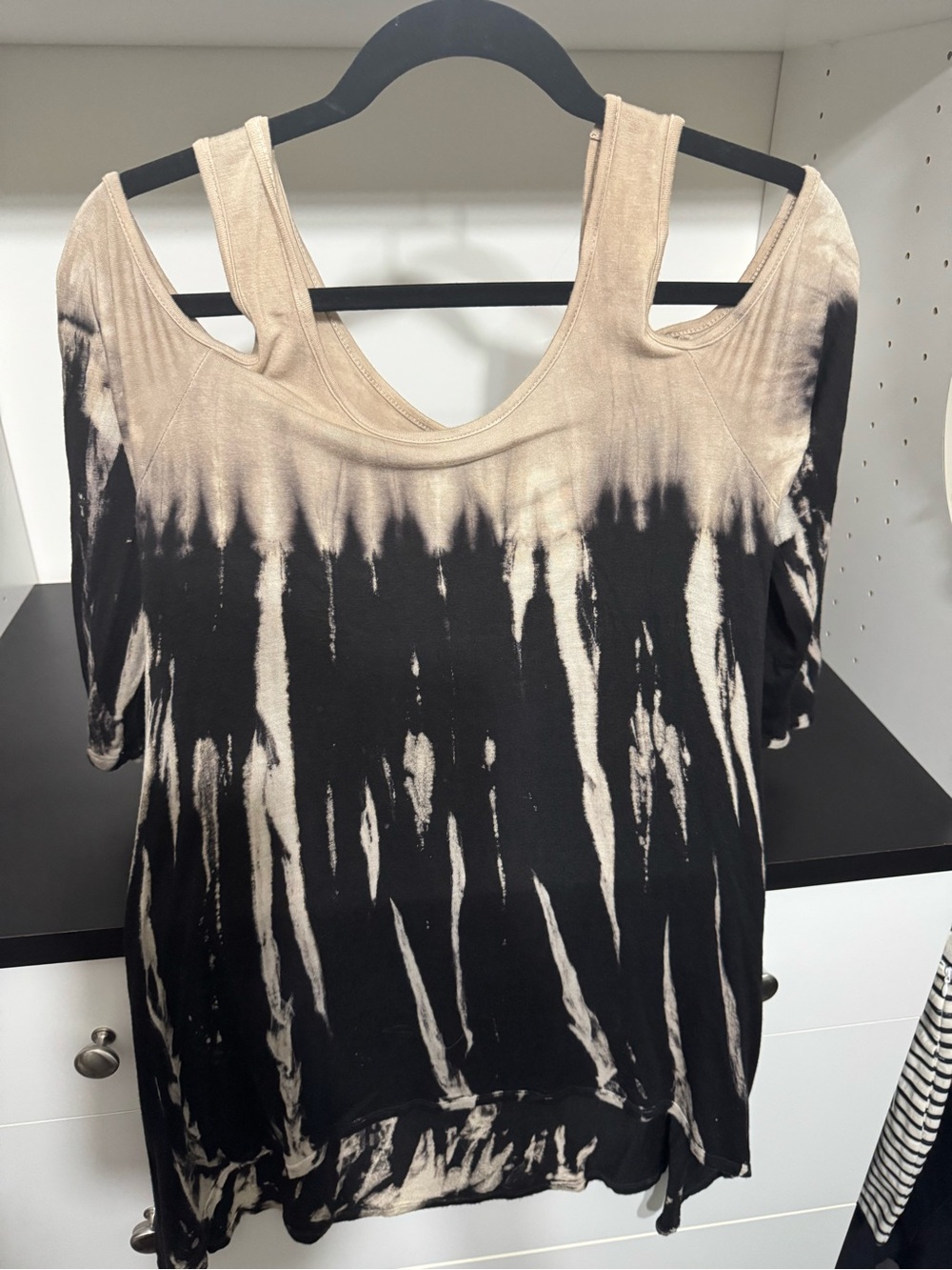 Urban Outfitters Black & Tan Cold-Shoulder Tie-Dye Tank